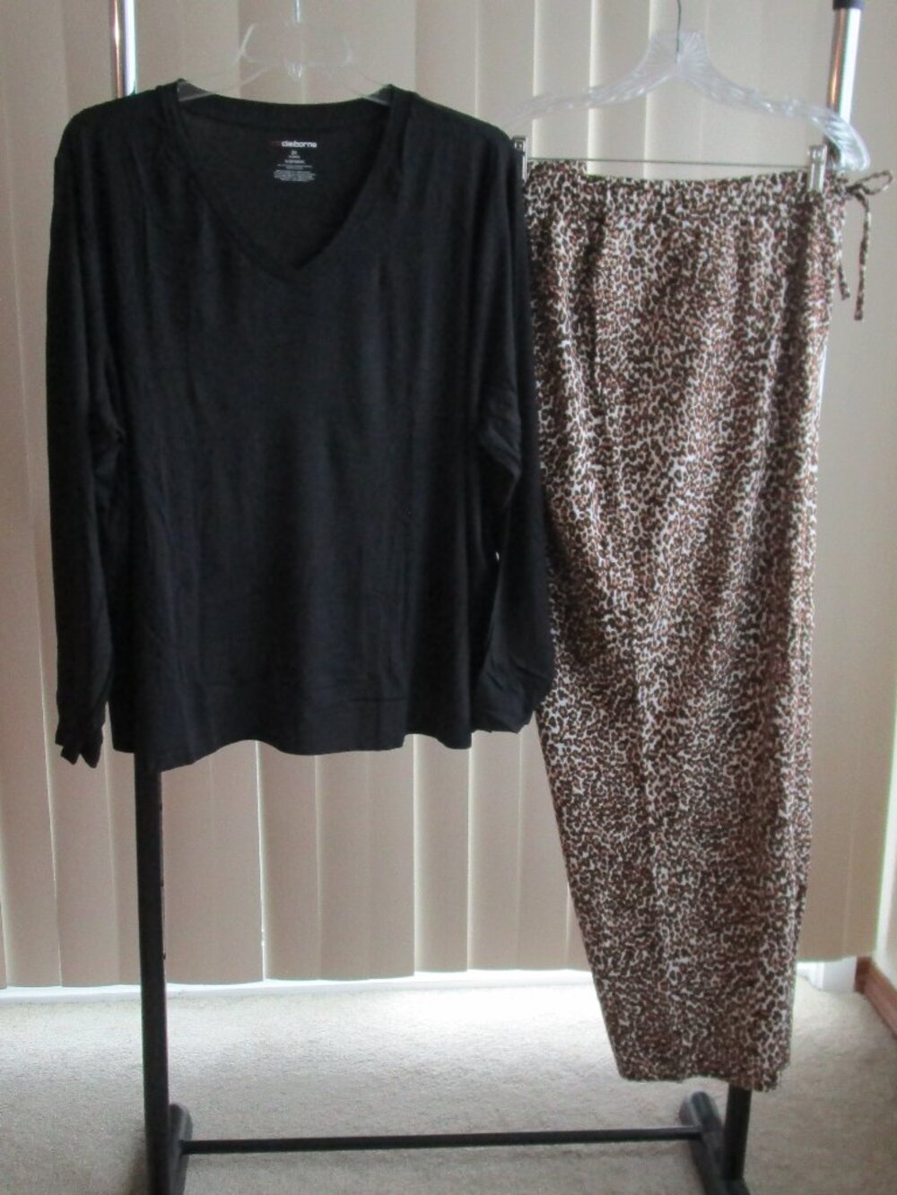 Liz Claiborne Pajamas woman 2X - black/tan animal print